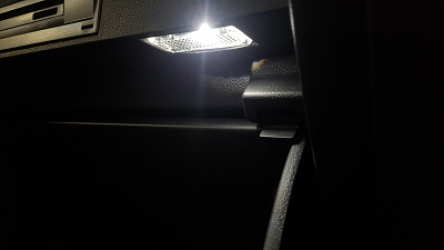 Handschuhfachleuchte eingebaut